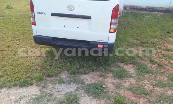 Buy Used Toyota Hiace White Car in Chipata in Zambia Buy Used Toyota Hiace White Car in Chipata in Zambia