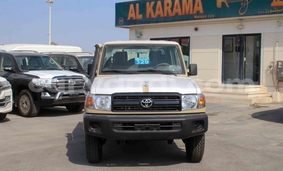 Acheter Import Voiture Toyota Land Cruiser Beige à Import - Dubai, Zambie Acheter Import Voiture Toyota Land Cruiser Beige à Import - Dubai, Zambie