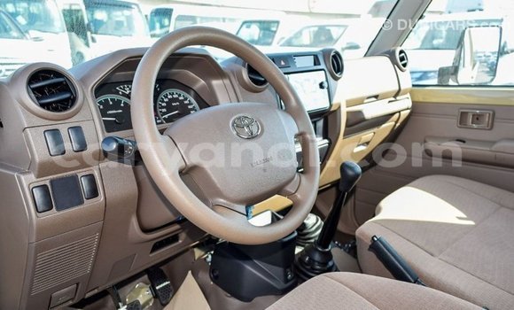 Acheter Import Voiture Toyota Land Cruiser Beige à Import - Dubai, Zambie Acheter Import Voiture Toyota Land Cruiser Beige à Import - Dubai, Zambie