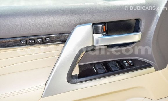 Acheter Import Voiture Toyota Land Cruiser Blanc à Import - Dubai, Zambie Acheter Import Voiture Toyota Land Cruiser Blanc à Import - Dubai, Zambie