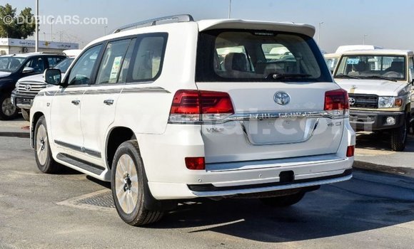 Acheter Import Voiture Toyota Land Cruiser Blanc à Import - Dubai, Zambie Acheter Import Voiture Toyota Land Cruiser Blanc à Import - Dubai, Zambie