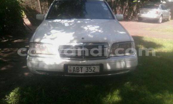 Acheter Occasion Voiture Mercedes‒Benz C–Class Blanc à Chipata, Zambie Acheter Occasion Voiture Mercedes‒Benz C–Class Blanc à Chipata, Zambie