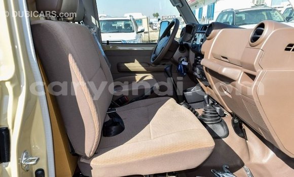 Acheter Import Voiture Toyota Land Cruiser Beige à Import - Dubai, Zambie Acheter Import Voiture Toyota Land Cruiser Beige à Import - Dubai, Zambie