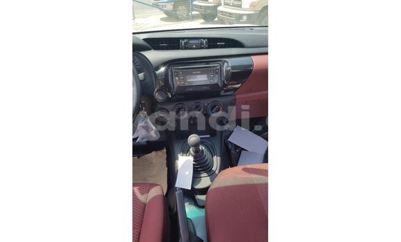 Acheter Import Voiture Toyota Hilux Blanc à Import - Dubai, Zambie Acheter Import Voiture Toyota Hilux Blanc à Import - Dubai, Zambie