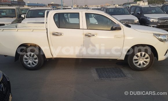 Acheter Import Voiture Toyota Hilux Blanc à Import - Dubai, Zambie Acheter Import Voiture Toyota Hilux Blanc à Import - Dubai, Zambie