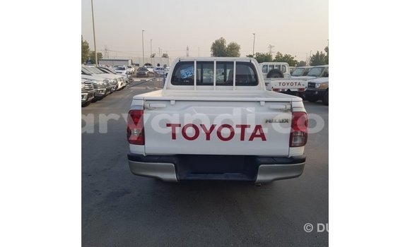 Acheter Import Voiture Toyota Hilux Blanc à Import - Dubai, Zambie Acheter Import Voiture Toyota Hilux Blanc à Import - Dubai, Zambie
