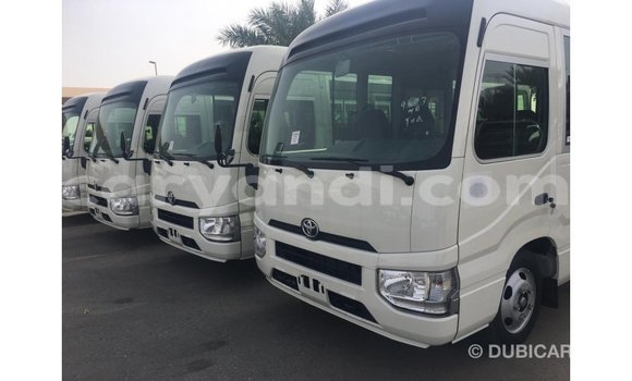 Acheter Import Voiture Toyota Coaster Blanc à Import - Dubai, Zambie Acheter Import Voiture Toyota Coaster Blanc à Import - Dubai, Zambie
