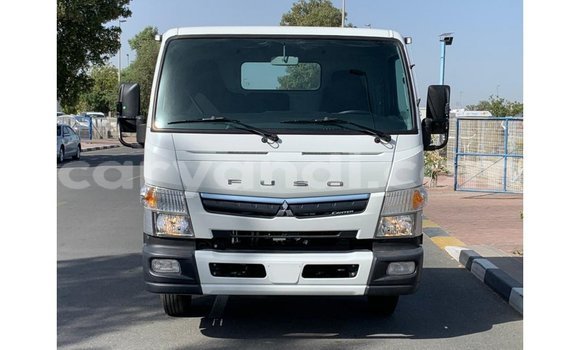 Acheter Import Utilitaire Mitsubishi Canter Blanc à Import - Dubai, Zambie Acheter Import Utilitaire Mitsubishi Canter Blanc à Import - Dubai, Zambie