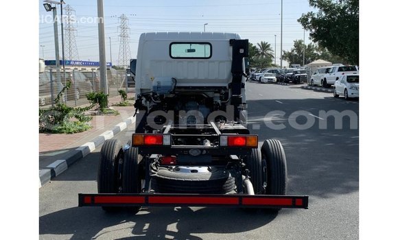 Acheter Import Utilitaire Mitsubishi Canter Blanc à Import - Dubai, Zambie Acheter Import Utilitaire Mitsubishi Canter Blanc à Import - Dubai, Zambie