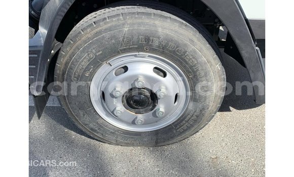 Acheter Import Utilitaire Mitsubishi Canter Blanc à Import - Dubai, Zambie Acheter Import Utilitaire Mitsubishi Canter Blanc à Import - Dubai, Zambie