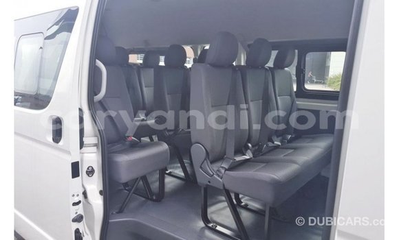 Acheter Import Voiture Toyota Hiace Blanc à Import - Dubai, Zambie Acheter Import Voiture Toyota Hiace Blanc à Import - Dubai, Zambie