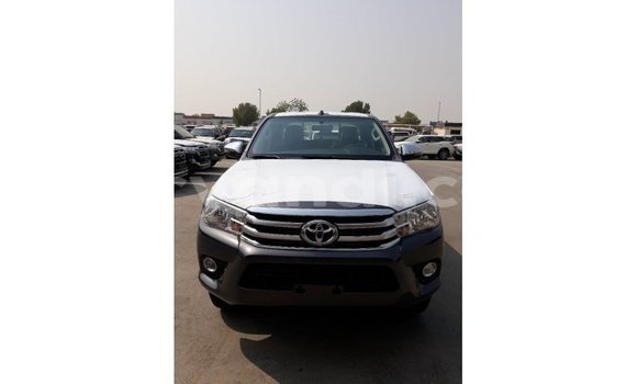 Acheter Import Voiture Toyota Hilux Noir à Import - Dubai, Zambie Acheter Import Voiture Toyota Hilux Noir à Import - Dubai, Zambie