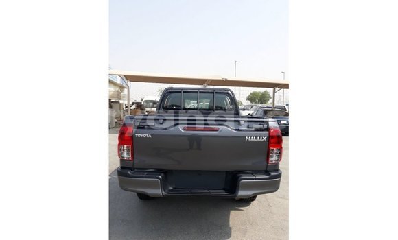 Acheter Import Voiture Toyota Hilux Noir à Import - Dubai, Zambie Acheter Import Voiture Toyota Hilux Noir à Import - Dubai, Zambie