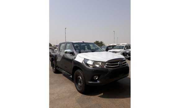 Acheter Import Voiture Toyota Hilux Noir à Import - Dubai, Zambie Acheter Import Voiture Toyota Hilux Noir à Import - Dubai, Zambie