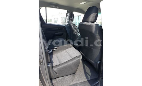 Acheter Import Voiture Toyota Hilux Noir à Import - Dubai, Zambie Acheter Import Voiture Toyota Hilux Noir à Import - Dubai, Zambie