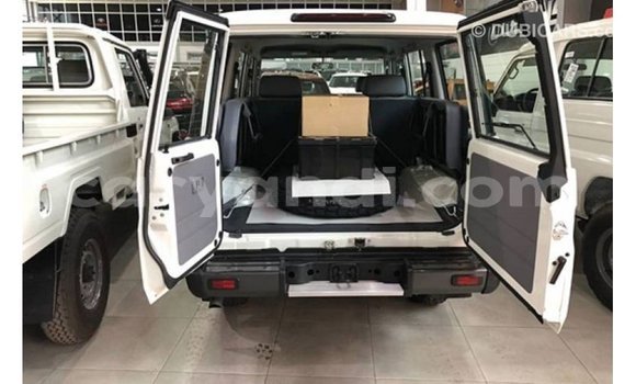 Buy Import Toyota Land Cruiser White Car in Import - Dubai in Zambia Buy Import Toyota Land Cruiser White Car in Import - Dubai in Zambia