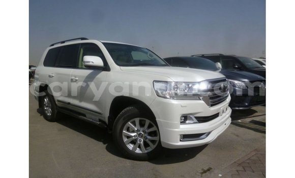 Nunua Imported Toyota Land Cruiser Nyeupe Gari ndani ya Import - Dubai nchini Zambia Nunua Imported Toyota Land Cruiser Nyeupe Gari ndani ya Import - Dubai nchini Zambia