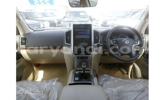 Nunua Imported Toyota Land Cruiser Nyeupe Gari ndani ya Import - Dubai nchini Zambia Nunua Imported Toyota Land Cruiser Nyeupe Gari ndani ya Import - Dubai nchini Zambia