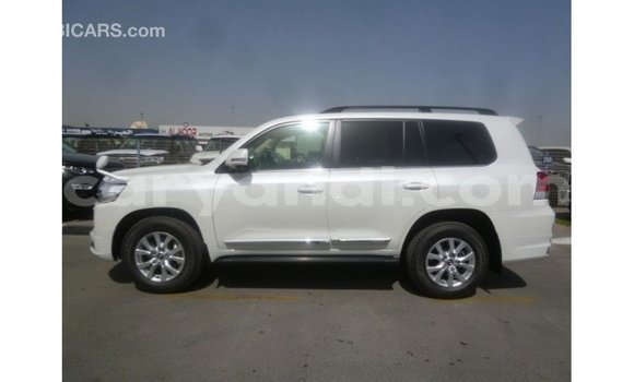 Nunua Imported Toyota Land Cruiser Nyeupe Gari ndani ya Import - Dubai nchini Zambia Nunua Imported Toyota Land Cruiser Nyeupe Gari ndani ya Import - Dubai nchini Zambia