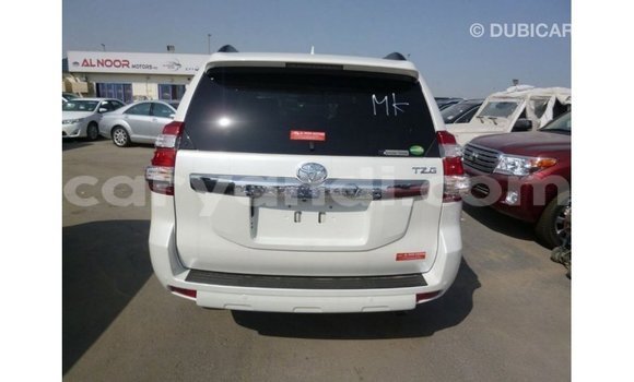 Nunua Imported Toyota Prado Nyeupe Gari ndani ya Import - Dubai nchini Zambia Nunua Imported Toyota Prado Nyeupe Gari ndani ya Import - Dubai nchini Zambia
