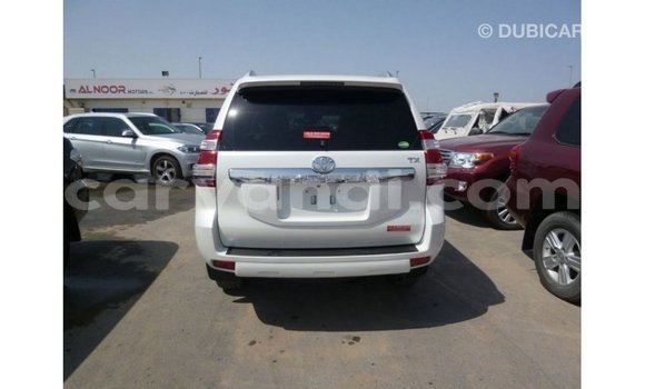 Acheter Import Voiture Toyota Prado Blanc à Import - Dubai, Zambie Acheter Import Voiture Toyota Prado Blanc à Import - Dubai, Zambie