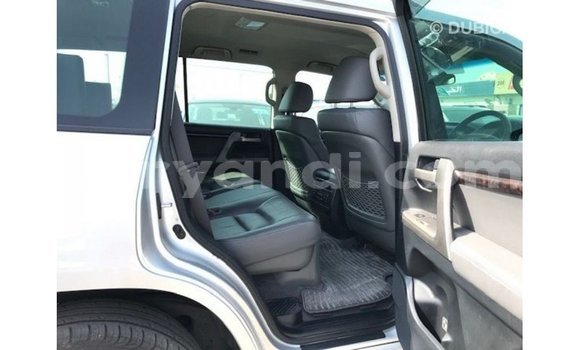 Nunua Imported Toyota Land Cruiser Nyingine Gari ndani ya Import - Dubai nchini Zambia Nunua Imported Toyota Land Cruiser Nyingine Gari ndani ya Import - Dubai nchini Zambia