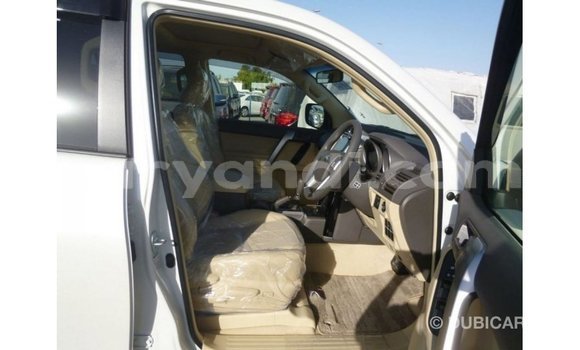Nunua Imported Toyota Prado Nyeupe Gari ndani ya Import - Dubai nchini Zambia Nunua Imported Toyota Prado Nyeupe Gari ndani ya Import - Dubai nchini Zambia