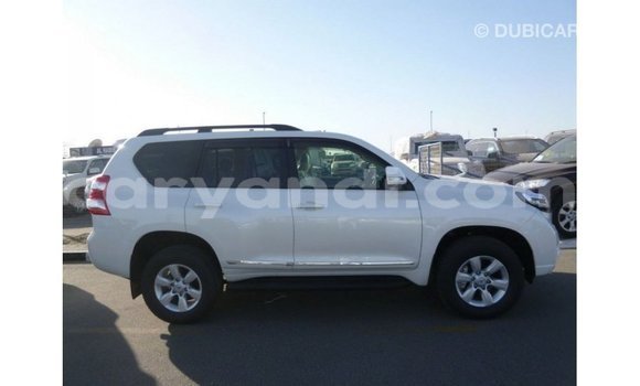 Nunua Imported Toyota Prado Nyeupe Gari ndani ya Import - Dubai nchini Zambia Nunua Imported Toyota Prado Nyeupe Gari ndani ya Import - Dubai nchini Zambia