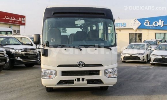 Acheter Import Voiture Toyota Coaster Blanc à Import - Dubai, Zambie Acheter Import Voiture Toyota Coaster Blanc à Import - Dubai, Zambie