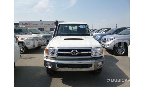 Tenga Imported Toyota Land Cruiser Chena Mota in Import - Dubai in Zambia Tenga Imported Toyota Land Cruiser Chena Mota in Import - Dubai in Zambia