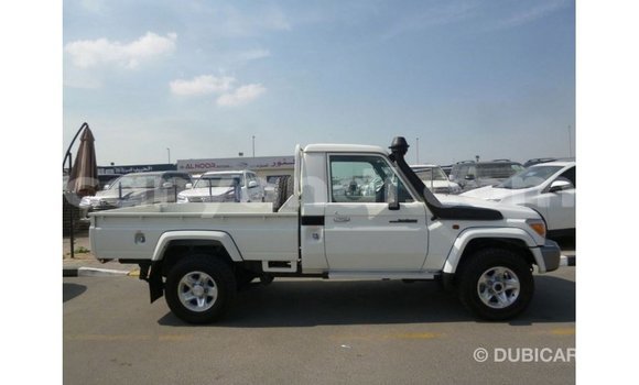 Tenga Imported Toyota Land Cruiser Chena Mota in Import - Dubai in Zambia Tenga Imported Toyota Land Cruiser Chena Mota in Import - Dubai in Zambia