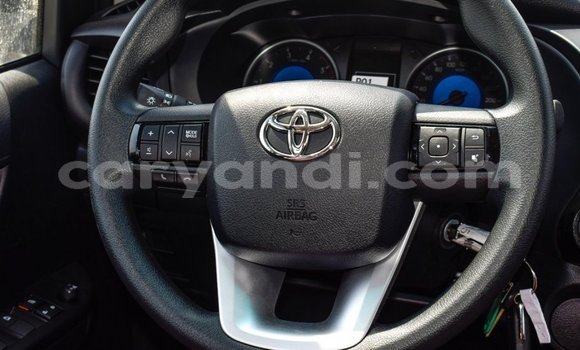 Acheter Import Voiture Toyota Hilux Blanc à Import - Dubai, Zambie Acheter Import Voiture Toyota Hilux Blanc à Import - Dubai, Zambie
