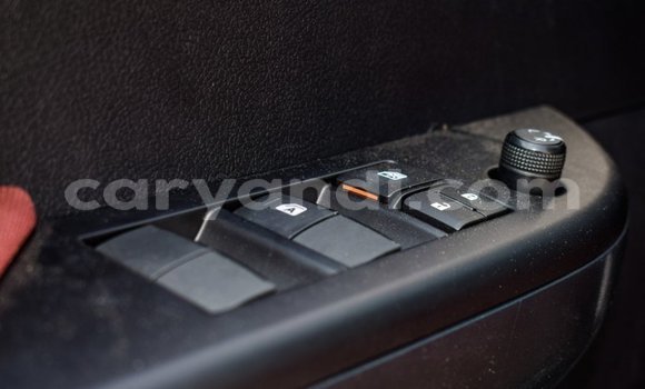 Acheter Import Voiture Toyota Hilux Blanc à Import - Dubai, Zambie Acheter Import Voiture Toyota Hilux Blanc à Import - Dubai, Zambie