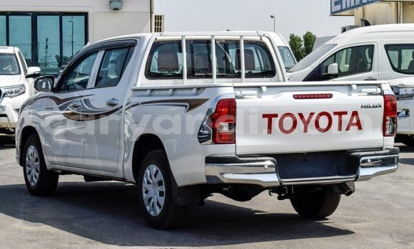 Acheter Import Voiture Toyota Hilux Blanc à Import - Dubai, Zambie Acheter Import Voiture Toyota Hilux Blanc à Import - Dubai, Zambie
