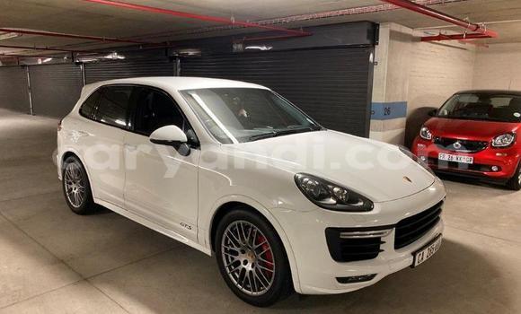 Buy Used Porsche Cayenne White Car in Kabwe in Zambia