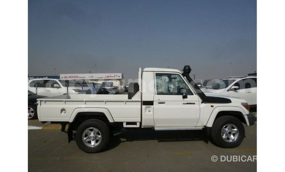 Buy Import Toyota Land Cruiser White Car in Import - Dubai in Zambia Buy Import Toyota Land Cruiser White Car in Import - Dubai in Zambia