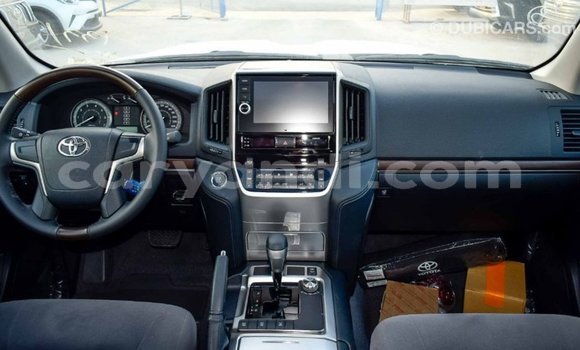 Acheter Import Voiture Toyota Land Cruiser Blanc à Import - Dubai, Zambie Acheter Import Voiture Toyota Land Cruiser Blanc à Import - Dubai, Zambie