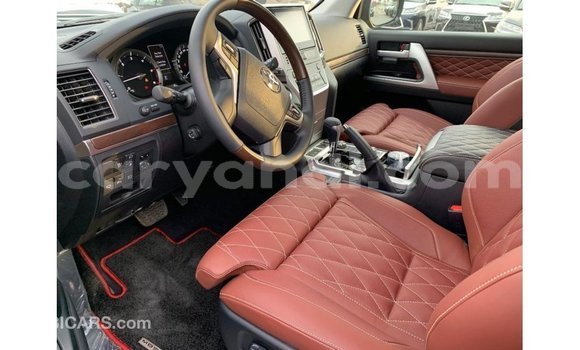 Nunua Imported Toyota Land Cruiser Nyeusi Gari ndani ya Import - Dubai nchini Zambia Nunua Imported Toyota Land Cruiser Nyeusi Gari ndani ya Import - Dubai nchini Zambia