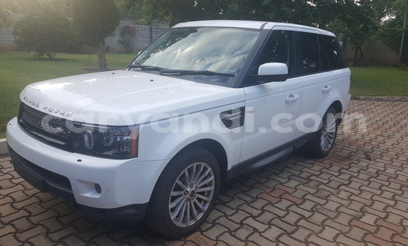 Buy Used Land Rover Range Rover Vogue White Car in Chingola in Zambia Buy Used Land Rover Range Rover Vogue White Car in Chingola in Zambia