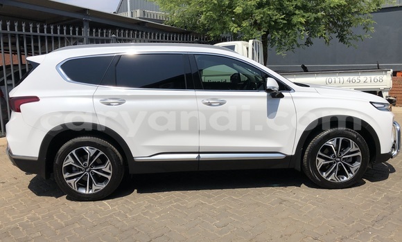 Nunua Ilio tumika Hyundai Santa Fe Nyeupe Gari ndani ya Livingstone nchini Zambia Nunua Ilio tumika Hyundai Santa Fe Nyeupe Gari ndani ya Livingstone nchini Zambia