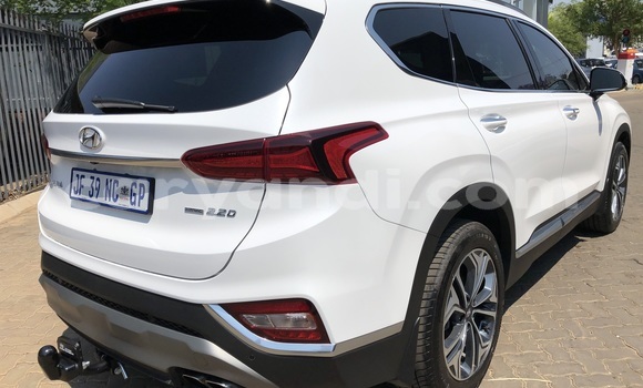 Nunua Ilio tumika Hyundai Santa Fe Nyeupe Gari ndani ya Livingstone nchini Zambia Nunua Ilio tumika Hyundai Santa Fe Nyeupe Gari ndani ya Livingstone nchini Zambia
