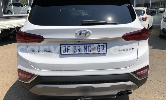 Nunua Ilio tumika Hyundai Santa Fe Nyeupe Gari ndani ya Livingstone nchini Zambia Nunua Ilio tumika Hyundai Santa Fe Nyeupe Gari ndani ya Livingstone nchini Zambia