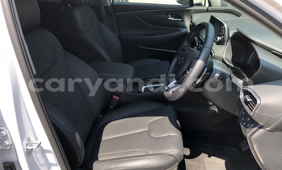 Nunua Ilio tumika Hyundai Santa Fe Nyeupe Gari ndani ya Livingstone nchini Zambia Nunua Ilio tumika Hyundai Santa Fe Nyeupe Gari ndani ya Livingstone nchini Zambia