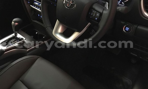 Nunua Ilio tumika Toyota Fortuner Nyeupe Gari ndani ya Livingstone nchini Zambia Nunua Ilio tumika Toyota Fortuner Nyeupe Gari ndani ya Livingstone nchini Zambia