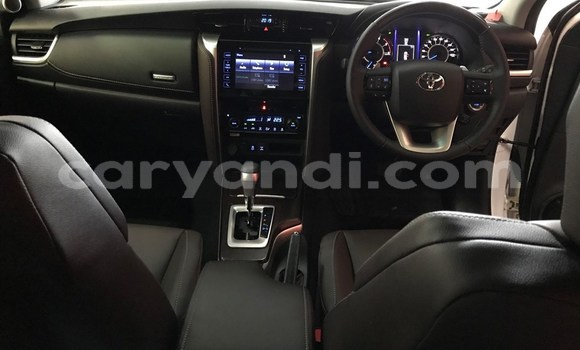 Nunua Ilio tumika Toyota Fortuner Nyeupe Gari ndani ya Livingstone nchini Zambia Nunua Ilio tumika Toyota Fortuner Nyeupe Gari ndani ya Livingstone nchini Zambia