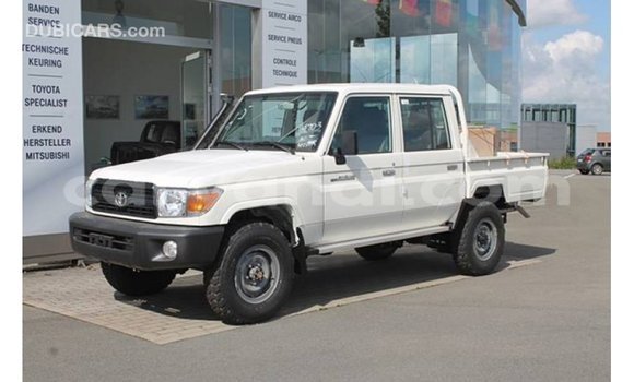 Acheter Import Voiture Toyota Land Cruiser Blanc à Import - Dubai, Zambie Acheter Import Voiture Toyota Land Cruiser Blanc à Import - Dubai, Zambie