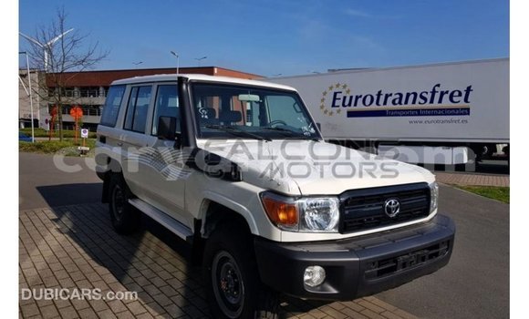 Acheter Import Voiture Toyota Land Cruiser Blanc à Import - Dubai, Zambie Acheter Import Voiture Toyota Land Cruiser Blanc à Import - Dubai, Zambie