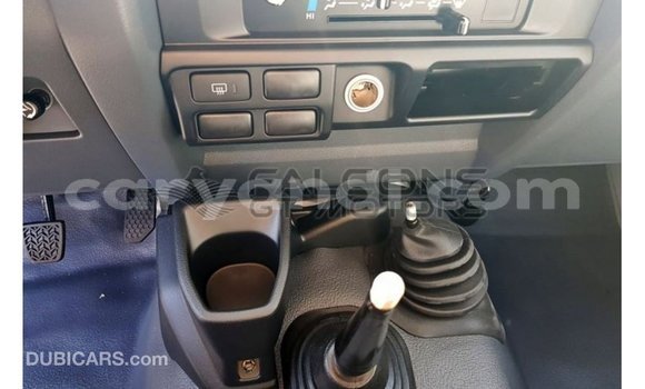 Acheter Import Voiture Toyota Land Cruiser Blanc à Import - Dubai, Zambie Acheter Import Voiture Toyota Land Cruiser Blanc à Import - Dubai, Zambie