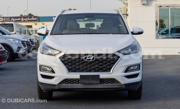Nunua Imported Hyundai Tucson Nyeupe Gari ndani ya Import - Dubai nchini Zambia Nunua Imported Hyundai Tucson Nyeupe Gari ndani ya Import - Dubai nchini Zambia