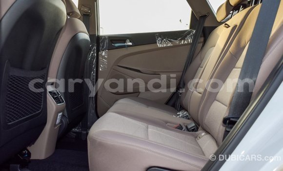 Nunua Imported Hyundai Tucson Nyeupe Gari ndani ya Import - Dubai nchini Zambia Nunua Imported Hyundai Tucson Nyeupe Gari ndani ya Import - Dubai nchini Zambia